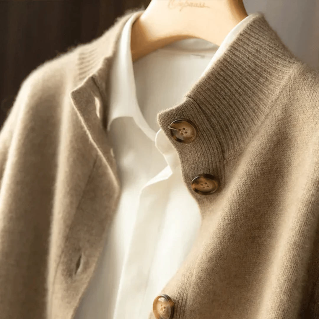 Gebreid vest met statement-knopen – een comfortabel laagjesstuk voor dames