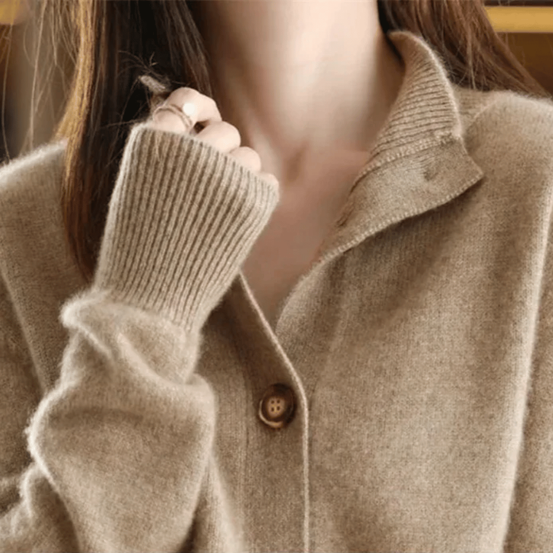 Gebreid vest met statement-knopen – een comfortabel laagjesstuk voor dames
