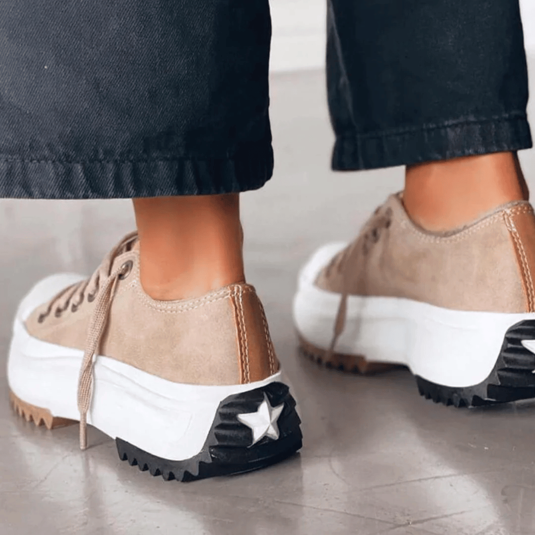 Stevige platformschoenen van canvas met een robuust ontwerp met ribbelzolen
