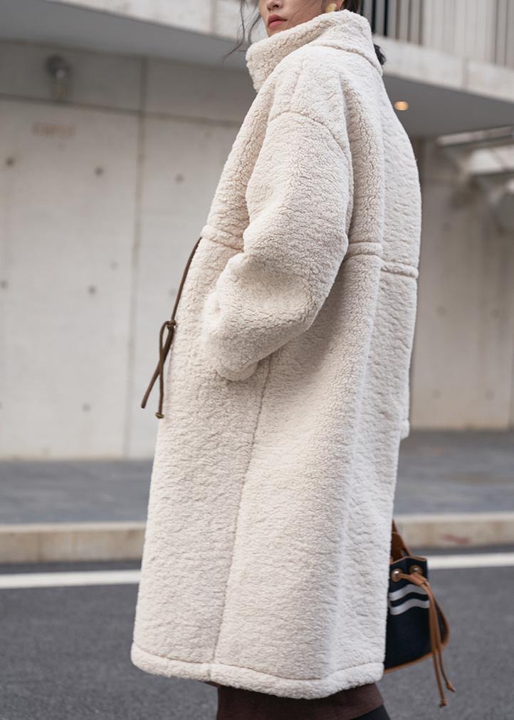 Beige Stijlvolle Winterjas met Hoge Kraag – Amara