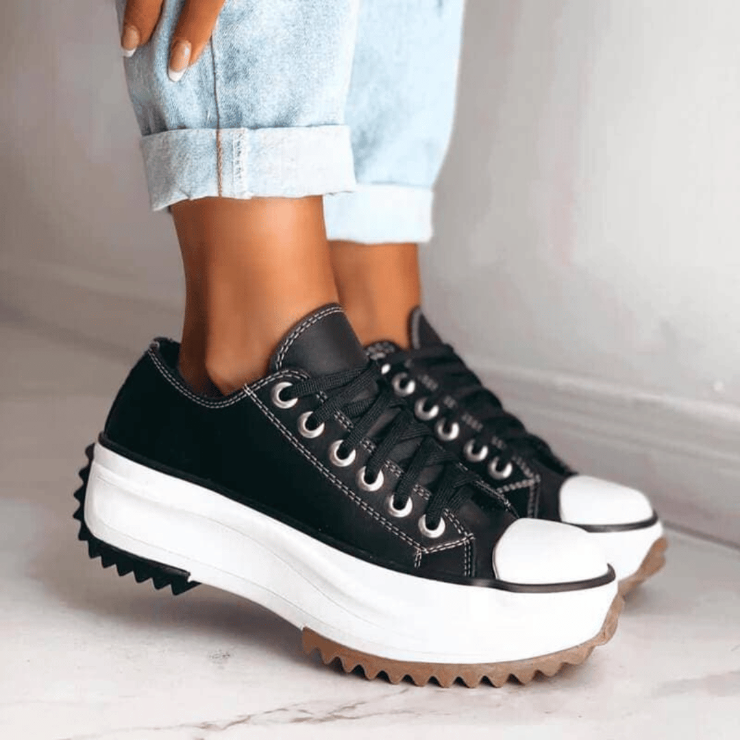Stevige platformschoenen van canvas met een robuust ontwerp met ribbelzolen