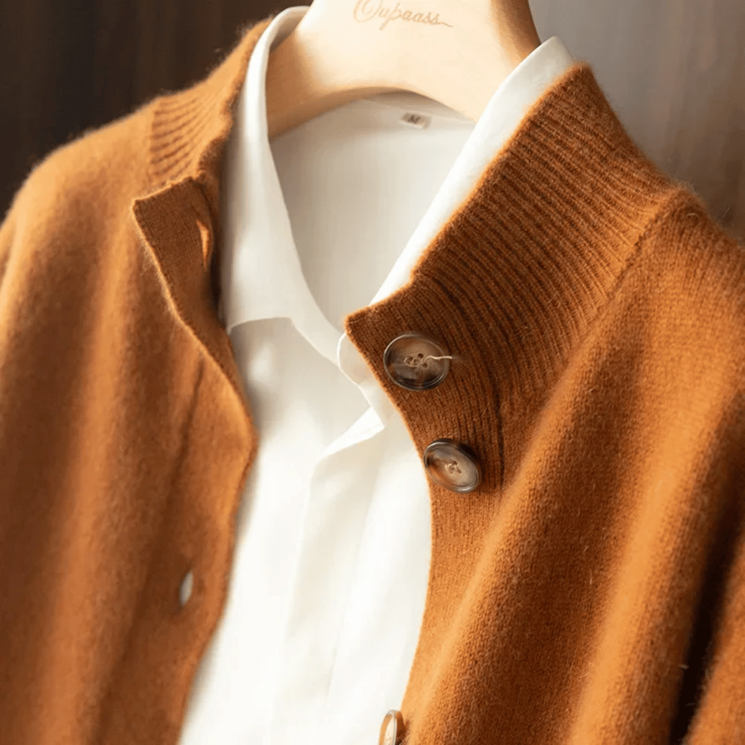 Gebreid vest met statement-knopen – een comfortabel laagjesstuk voor dames
