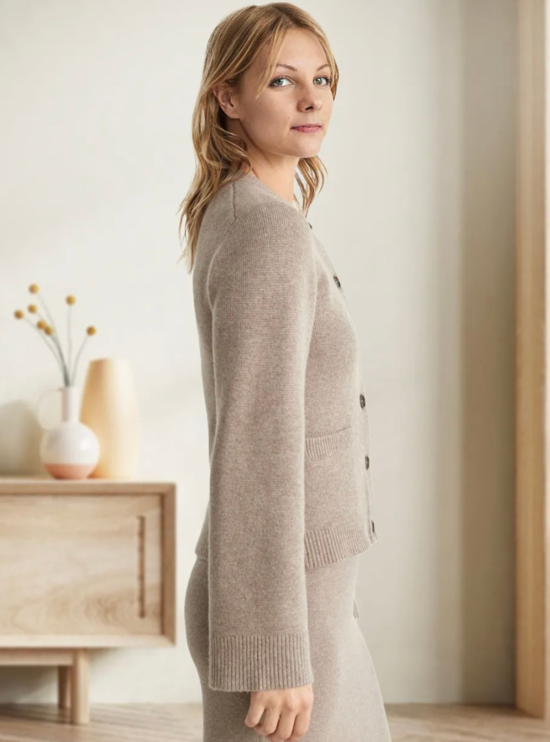 Ava - Zacht Knopen Vest – Warmte en Stijl