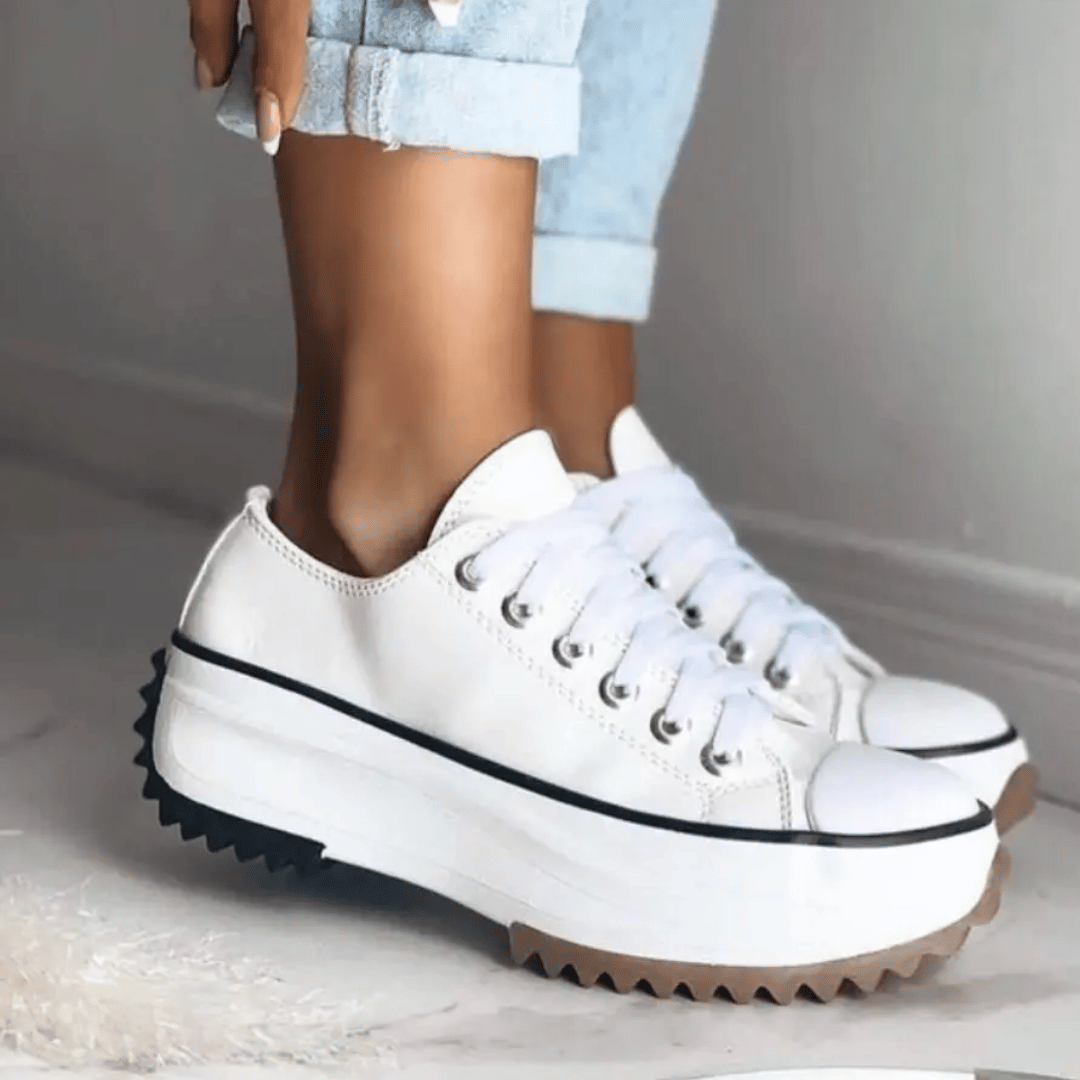 Stevige platformschoenen van canvas met een robuust ontwerp met ribbelzolen