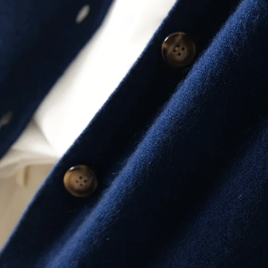 Gebreid vest met statement-knopen – een comfortabel laagjesstuk voor dames