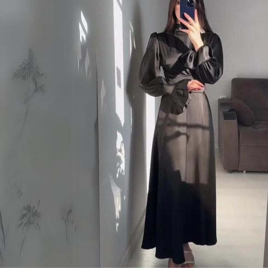 Leandra - De zijdeachtige jurk met lange mouwen