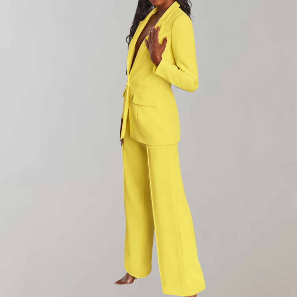 Set van een op maat gemaakte blazer en broek – strak damespak