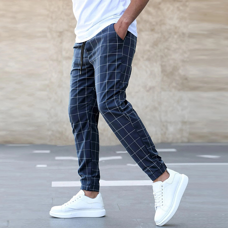 Caroma | Geruite joggingbroek met moderne pasvorm 2