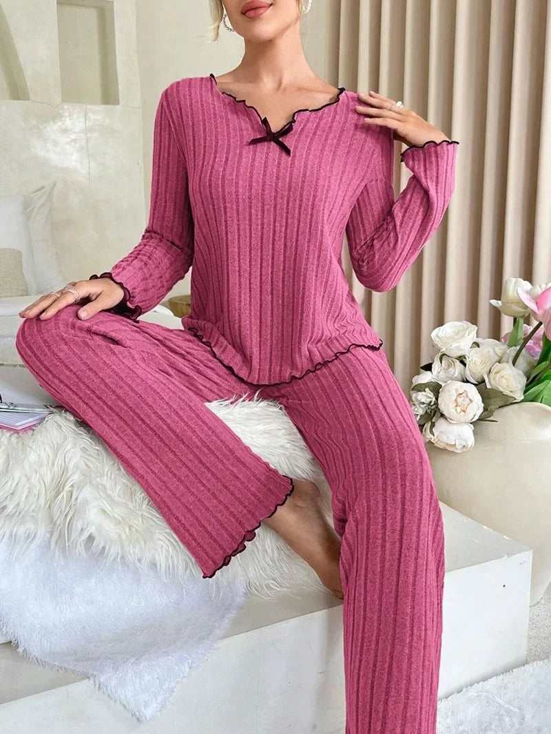 Casual loungewear | Geribbelde pyjamaset met lange mouwen 0