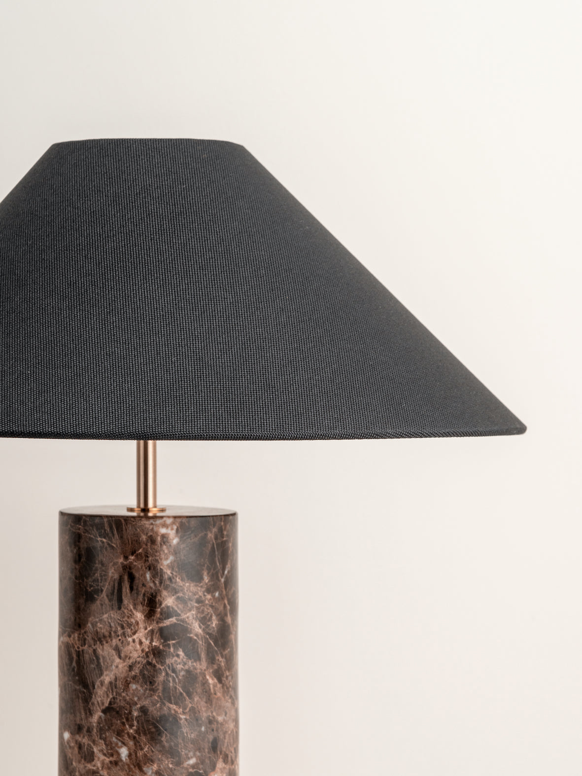 Morola | Aardse marmeren cilinder tafellamp 4