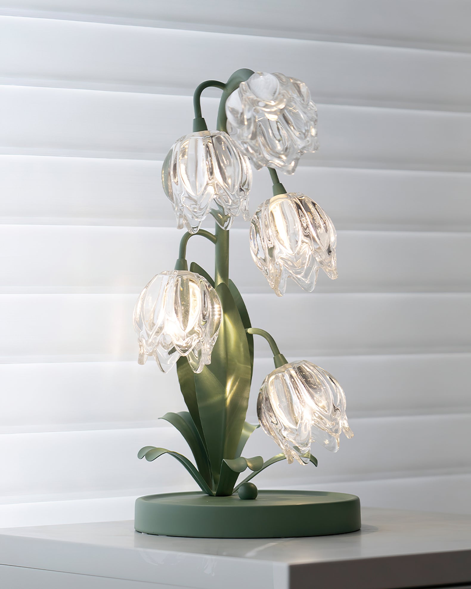 Niya | Groene tafellamp met glazen bloemblaadjes 5