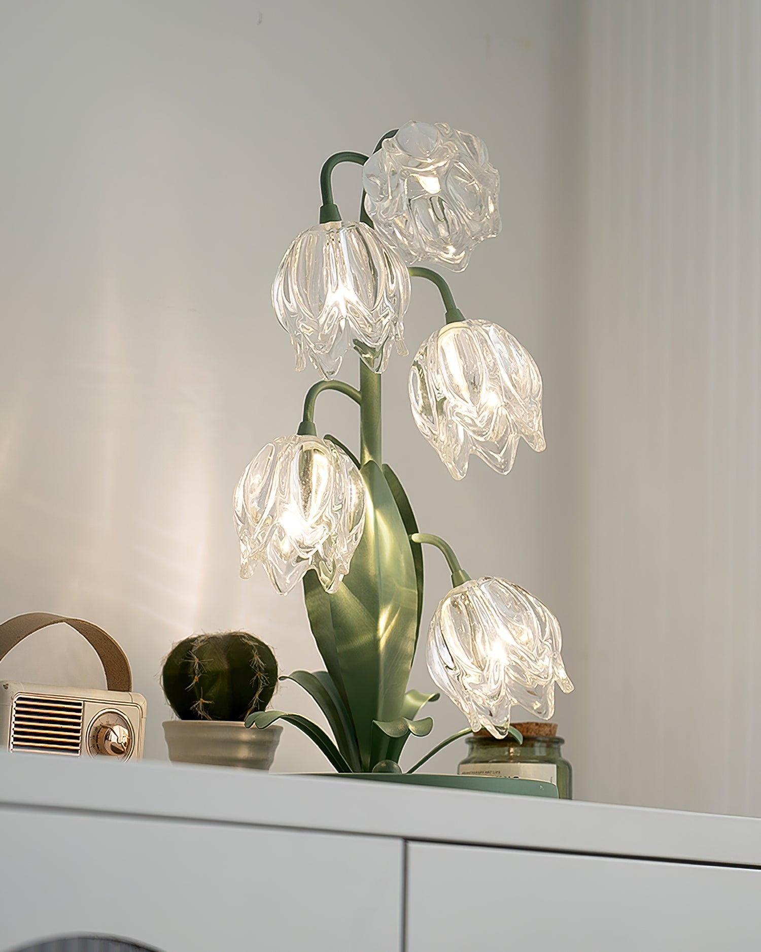 Niya | Groene tafellamp met glazen bloemblaadjes 6