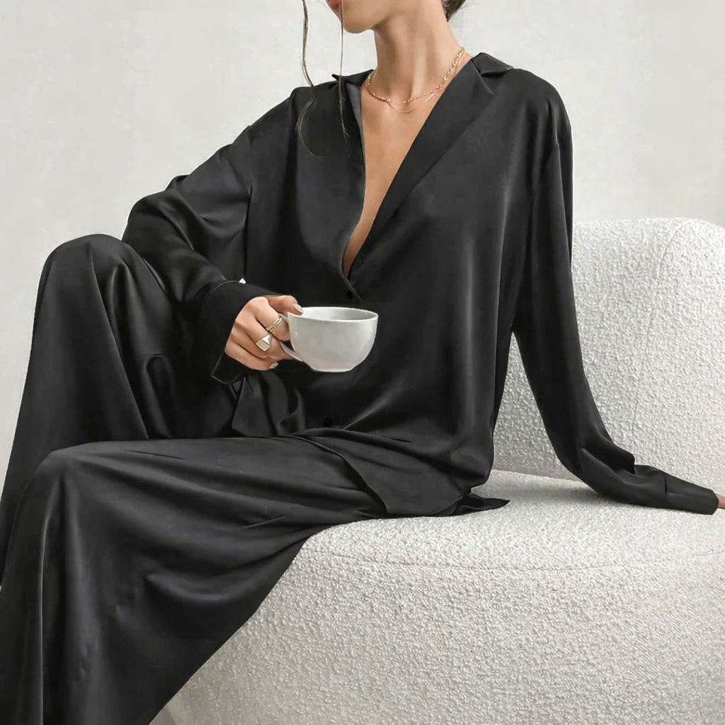 Pyjama_Set_Satijn_Tweedelig_Lange_Mouwen_Victoria_Mae_Nederland_Belgie