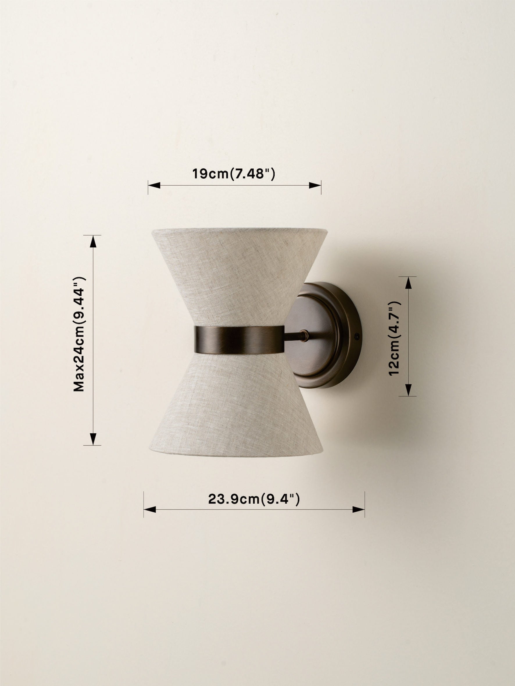 Renwick | Textuurlinnen wandlamp met bronzen armatuur 7