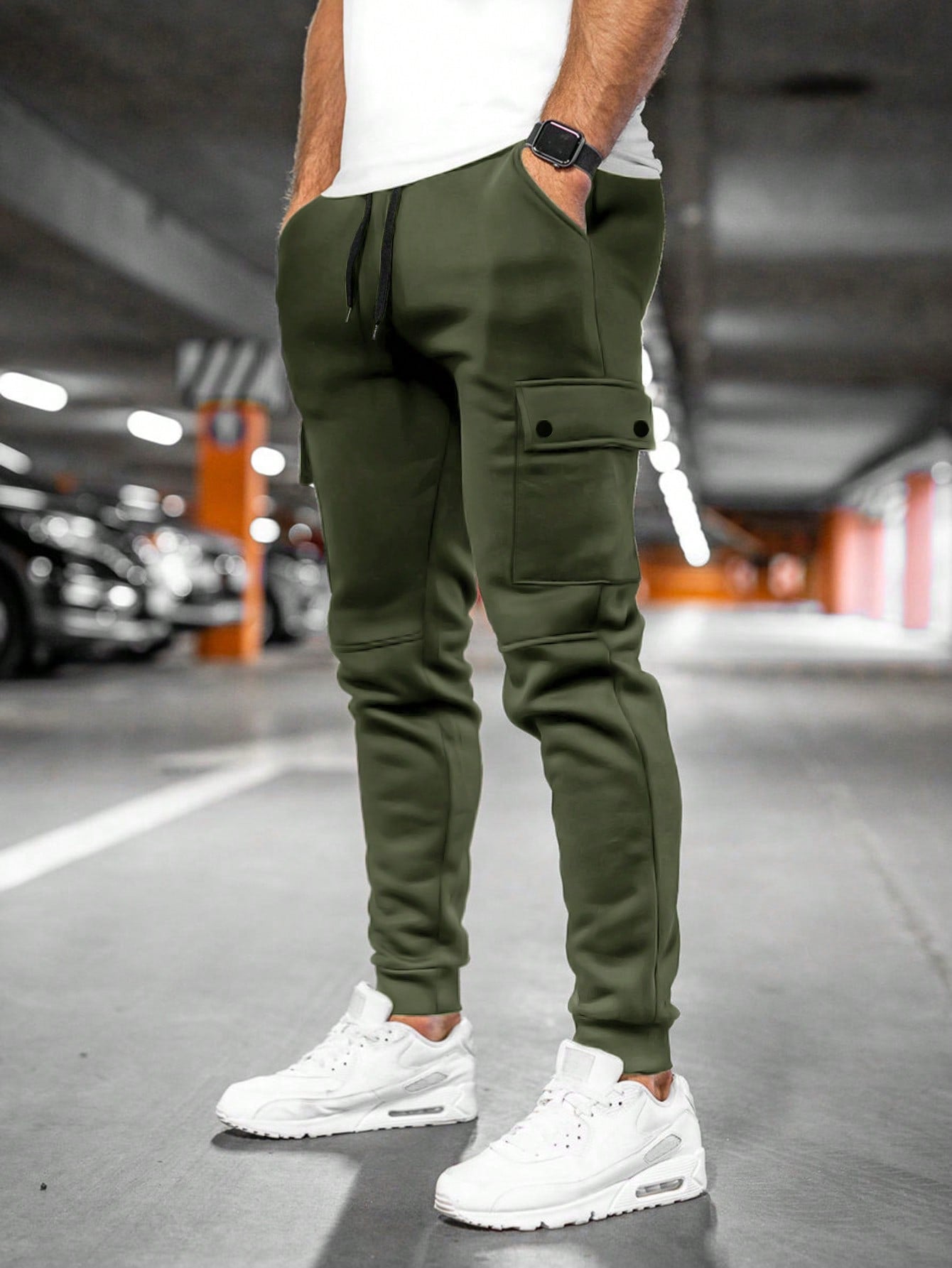 Tom | Lichte stretch joggingbroek met praktische zakken 0