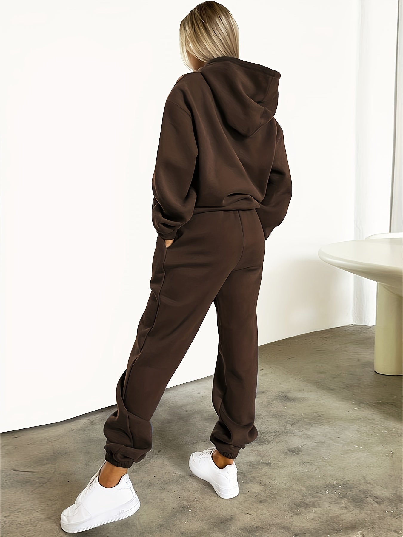 Trainingspak Dames. Trui. Joggingbroek. Set. Victoria Mae. Nederland. Belgie