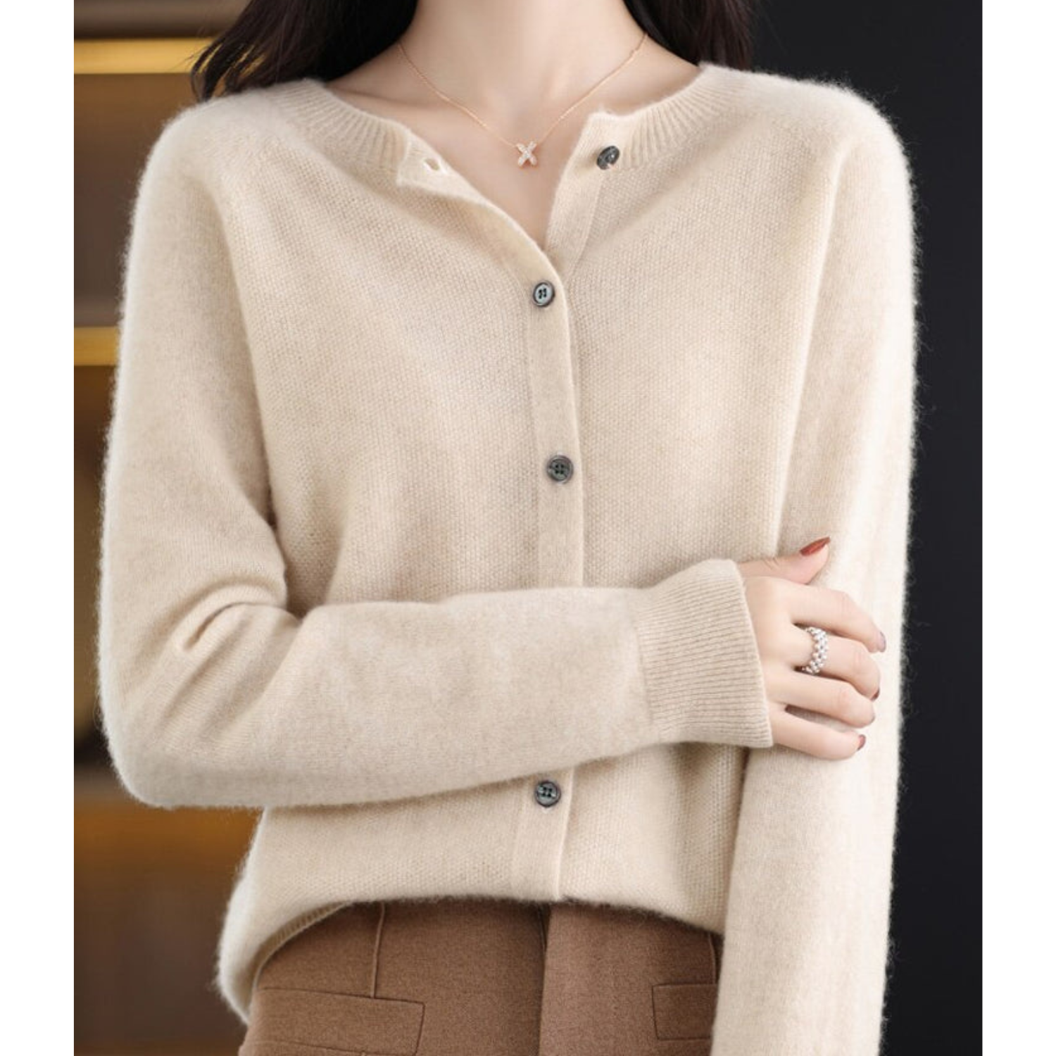 Wol-kasjmiermix vest met ronde hals en knoopsluiting – zachte, warme dameslaag