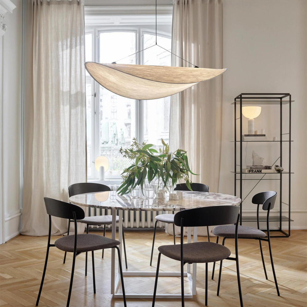 Japandi stoffen hanglamp – sculpturale sfeerverlichting van zijde