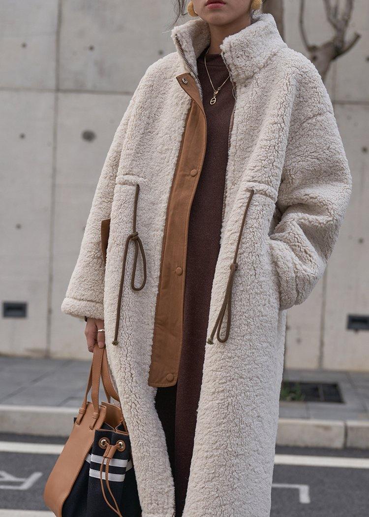 Beige Stijlvolle Winterjas met Hoge Kraag – Amara