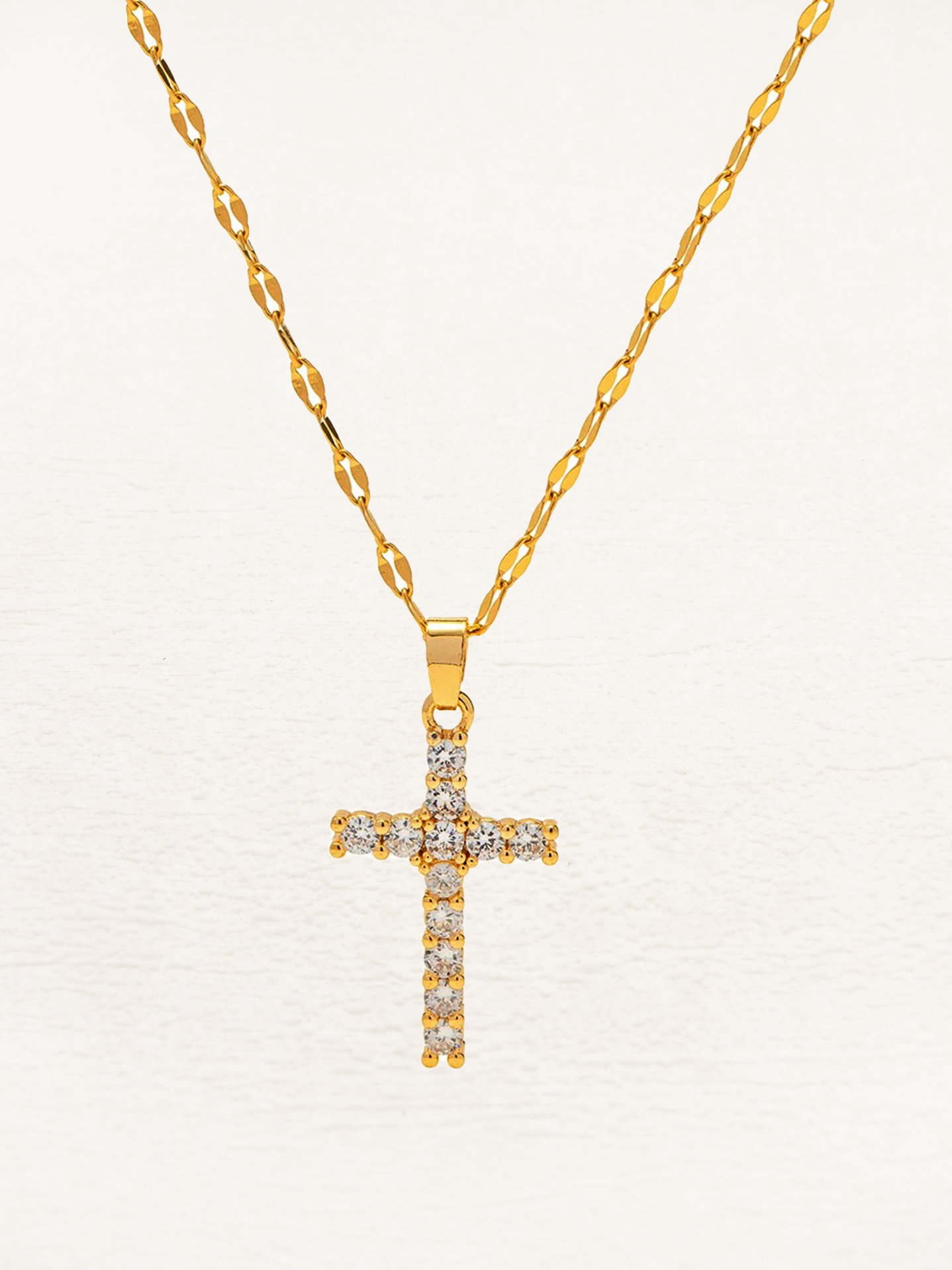 Maria - Stralende Gouden Kruisketting met Zirkonia