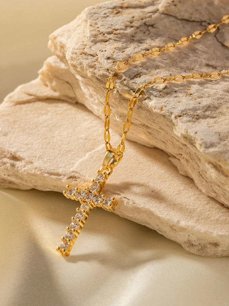Maria - Stralende Gouden Kruisketting met Zirkonia