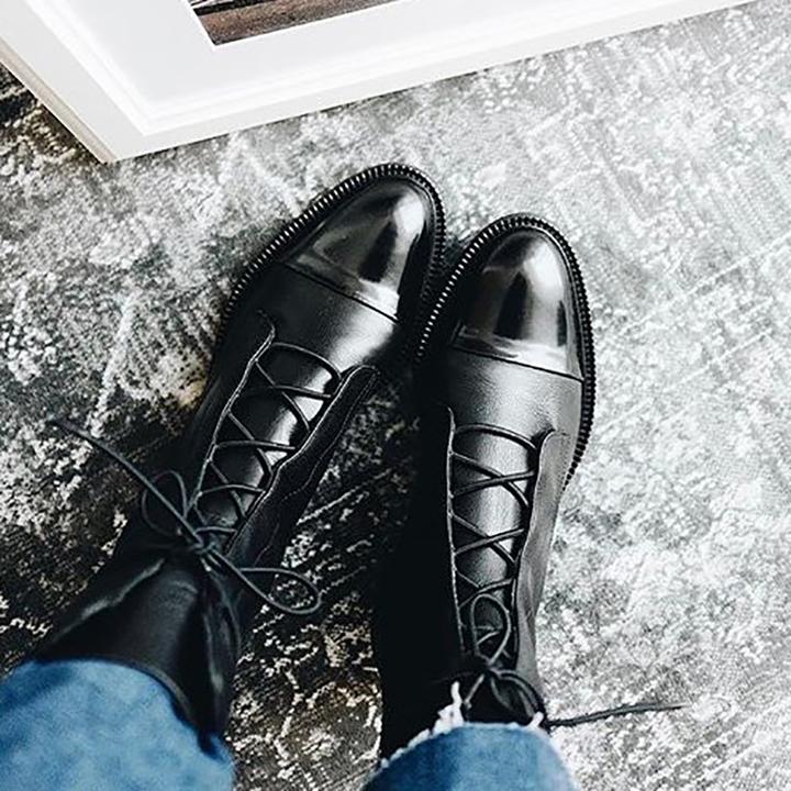 Elegante leren laarzen met veterhak en kniehoge hak voor dames