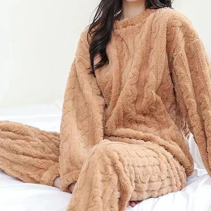 Isabella – Teddy Trui en Broek Pyjama Set voor Dames