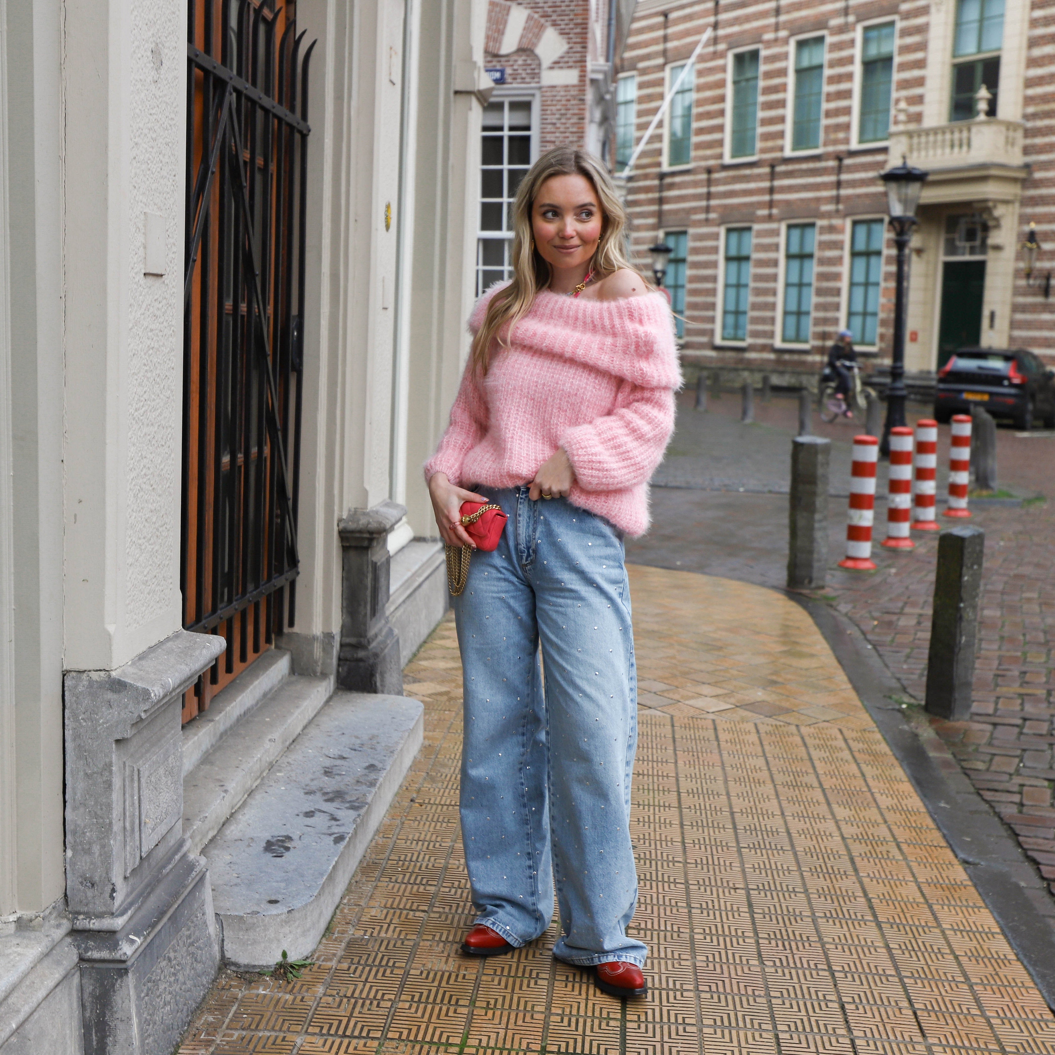 Julie - Off-shoulder Effen breisel zoeter