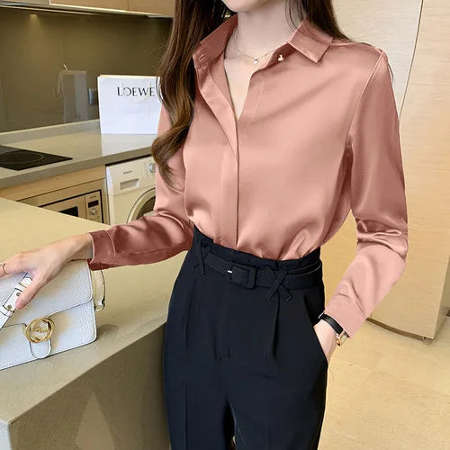 Amara - Satijnen Blouse met Lange Mouwen en V-Hals
