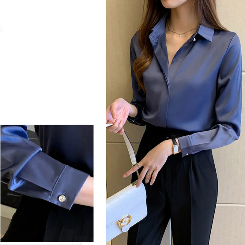 Amara - Satijnen Blouse met Lange Mouwen en V-Hals