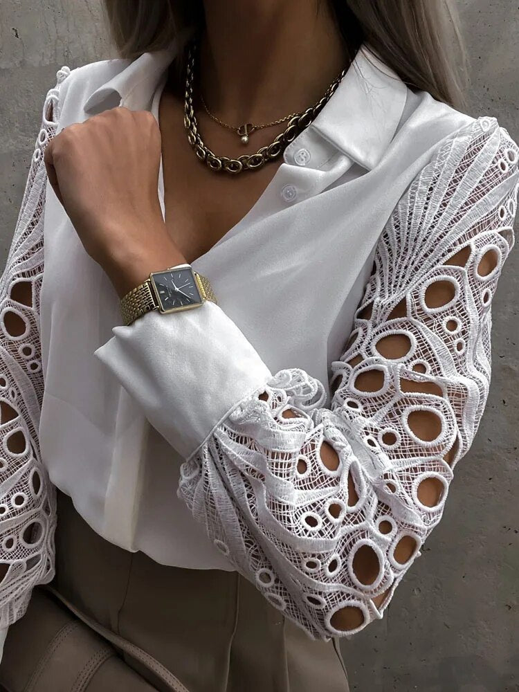 Thalissa - Romantische witte kanten blouse met lange mouwen