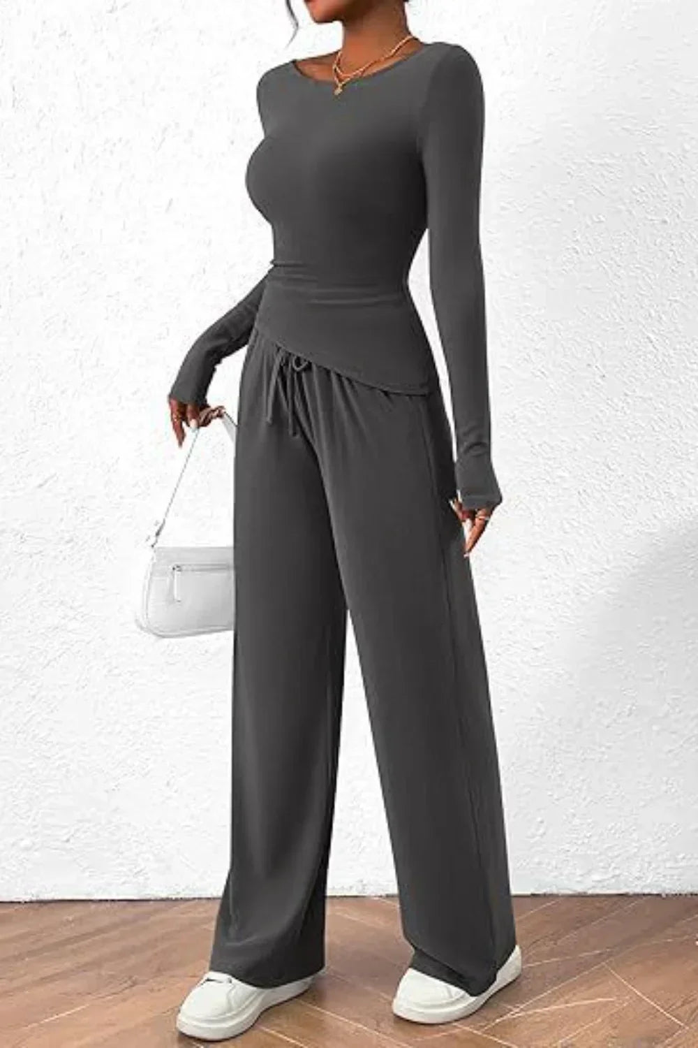 loungewear set. lounge set. pyjama set. tweedelige set. grijs